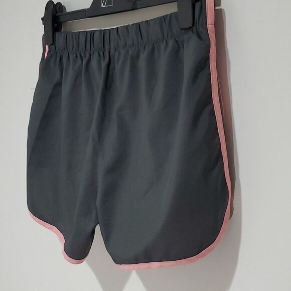 𝅺adidas small grey and pink S3" aeroready athletic running shirts - Picture 4 of 7